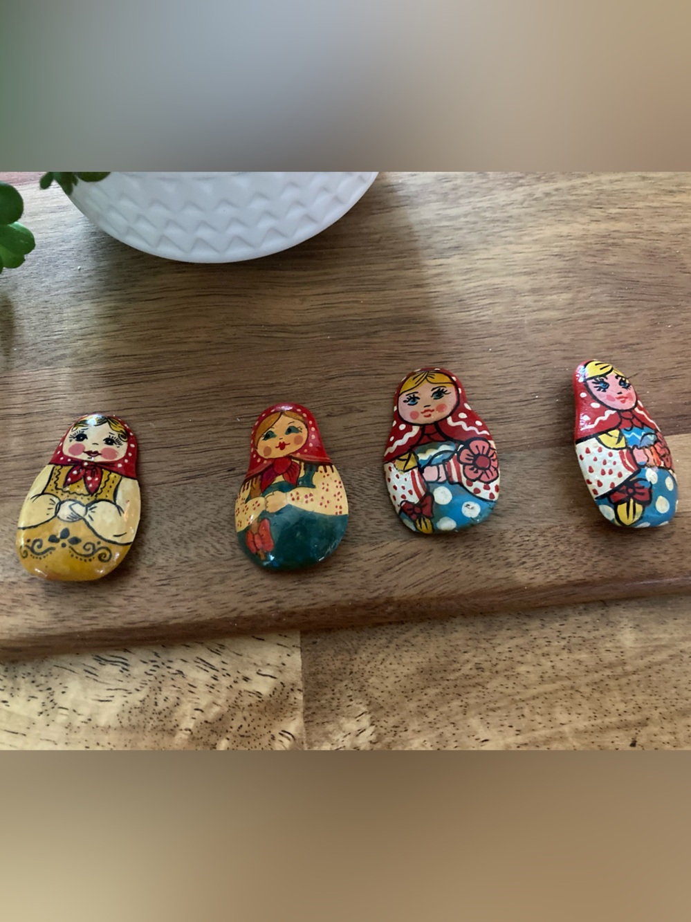 Russian nesting doll brooches . Hand painted. Set of 4